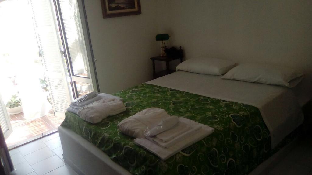 Cala Cavone Guest House Ponza Dış mekan fotoğraf